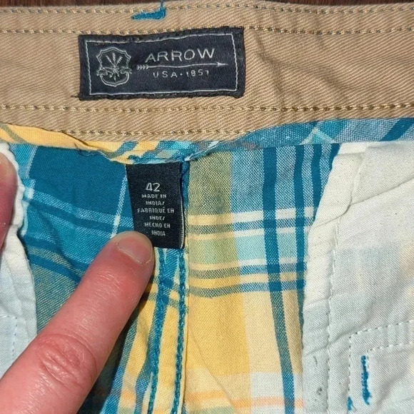 Plaid  Shorts - Picture 3 of 8